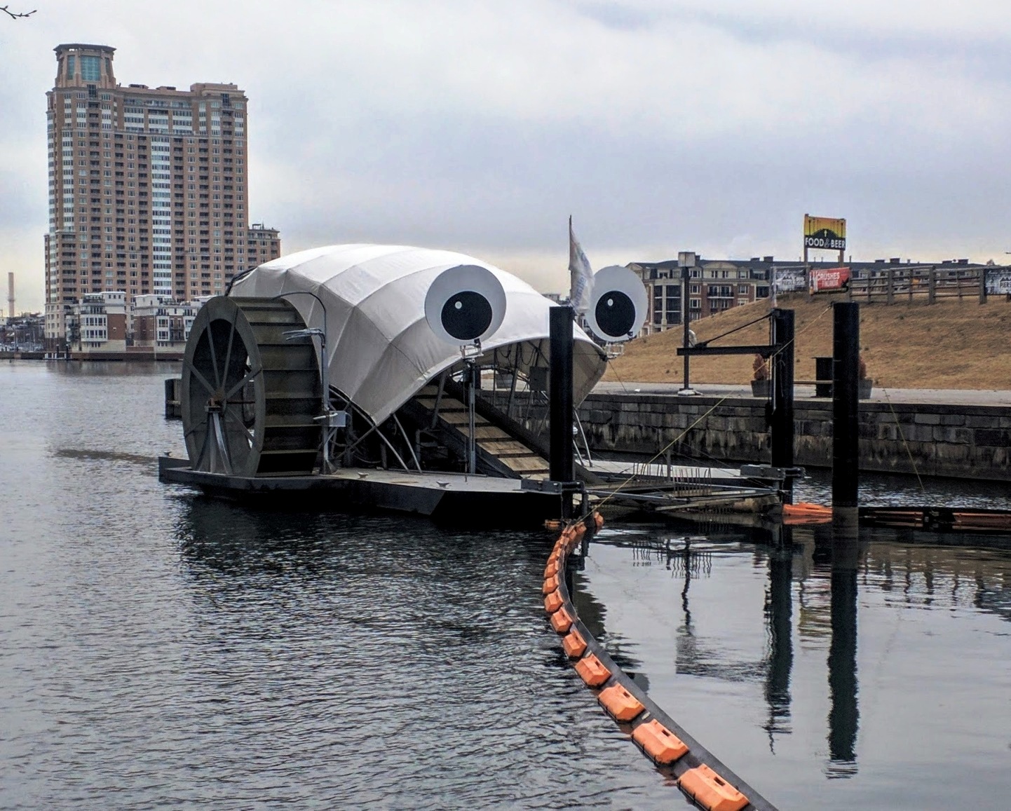 Dlaczego The Ocean Cleanup to wydmuszka? – przedstawiam Mr. Trash Wheel